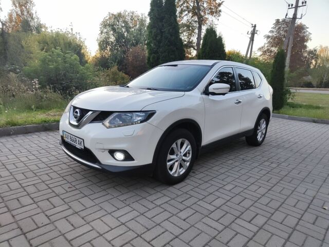 Белый Ниссан ИксТрейл, объемом двигателя 1.6 л и пробегом 176 тыс. км за 14400 $, фото 1 на Automoto.ua