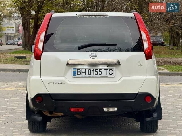 Білий Ніссан ІксТрейл, об'ємом двигуна 2 л та пробігом 147 тис. км за 9999 $, фото 11 на Automoto.ua