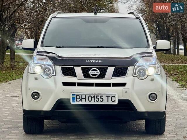 Білий Ніссан ІксТрейл, об'ємом двигуна 2 л та пробігом 147 тис. км за 9999 $, фото 5 на Automoto.ua
