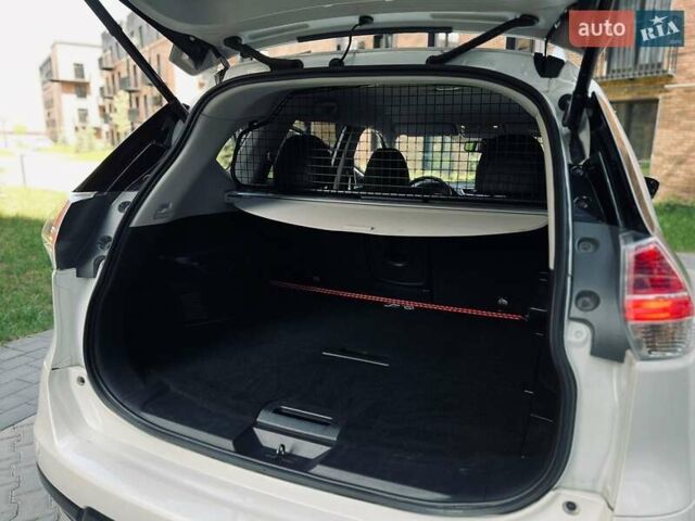 Белый Ниссан ИксТрейл, объемом двигателя 1.6 л и пробегом 154 тыс. км за 16500 $, фото 21 на Automoto.ua