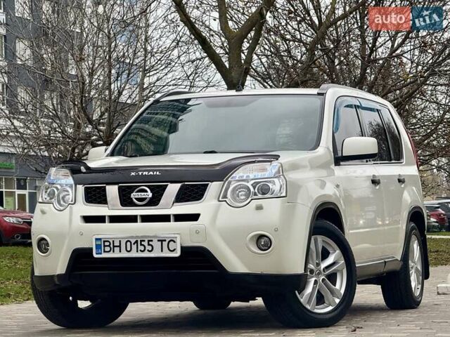 Білий Ніссан ІксТрейл, об'ємом двигуна 2 л та пробігом 147 тис. км за 9999 $, фото 17 на Automoto.ua