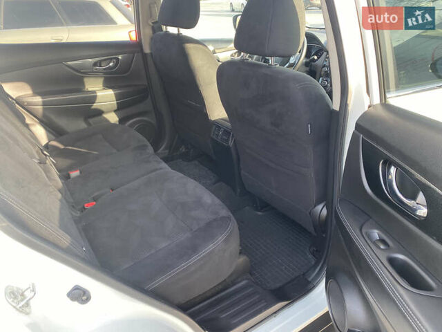 Белый Ниссан ИксТрейл, объемом двигателя 1.6 л и пробегом 190 тыс. км за 15500 $, фото 9 на Automoto.ua