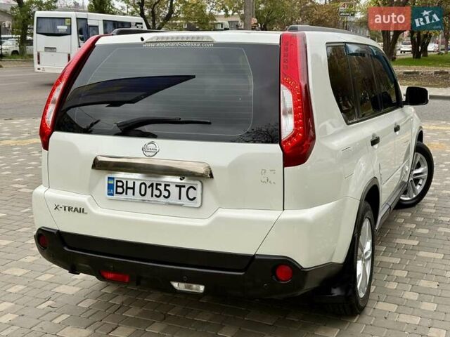Білий Ніссан ІксТрейл, об'ємом двигуна 2 л та пробігом 147 тис. км за 9999 $, фото 22 на Automoto.ua