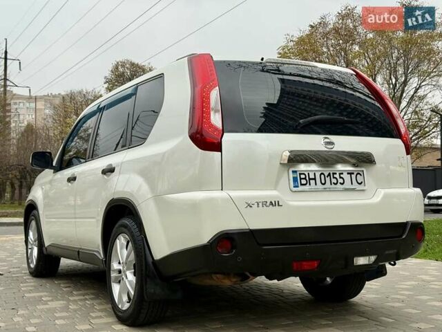 Білий Ніссан ІксТрейл, об'ємом двигуна 2 л та пробігом 147 тис. км за 9999 $, фото 10 на Automoto.ua