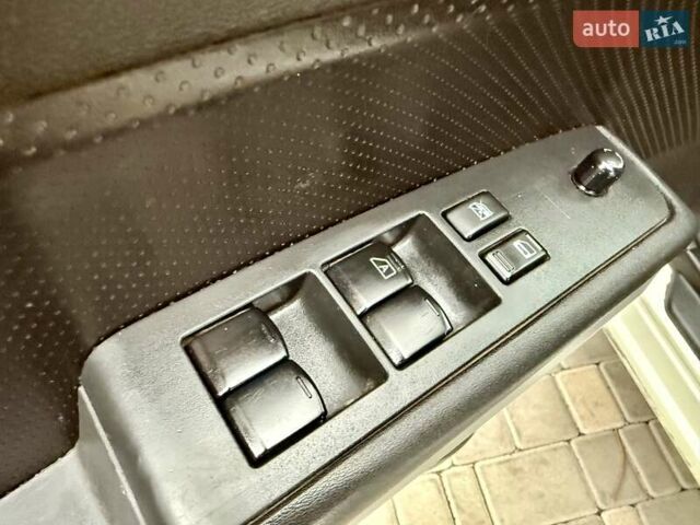 Білий Ніссан ІксТрейл, об'ємом двигуна 2 л та пробігом 147 тис. км за 9999 $, фото 37 на Automoto.ua