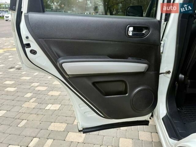 Білий Ніссан ІксТрейл, об'ємом двигуна 2 л та пробігом 147 тис. км за 9999 $, фото 54 на Automoto.ua