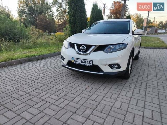 Белый Ниссан ИксТрейл, объемом двигателя 1.6 л и пробегом 269 тыс. км за 14350 $, фото 13 на Automoto.ua