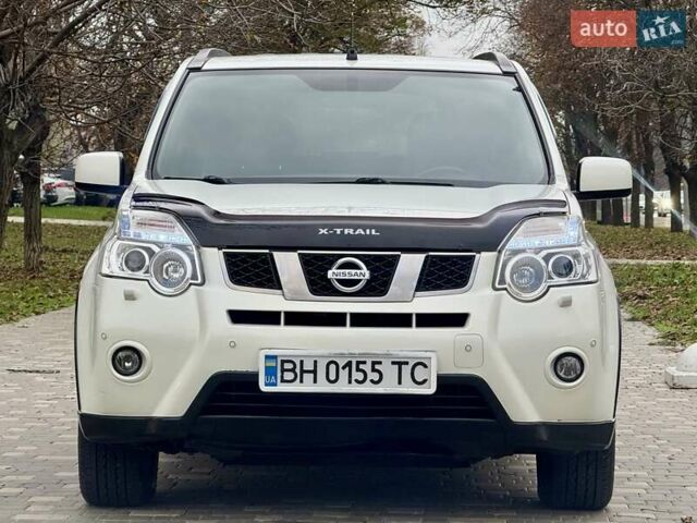 Білий Ніссан ІксТрейл, об'ємом двигуна 2 л та пробігом 147 тис. км за 9999 $, фото 6 на Automoto.ua