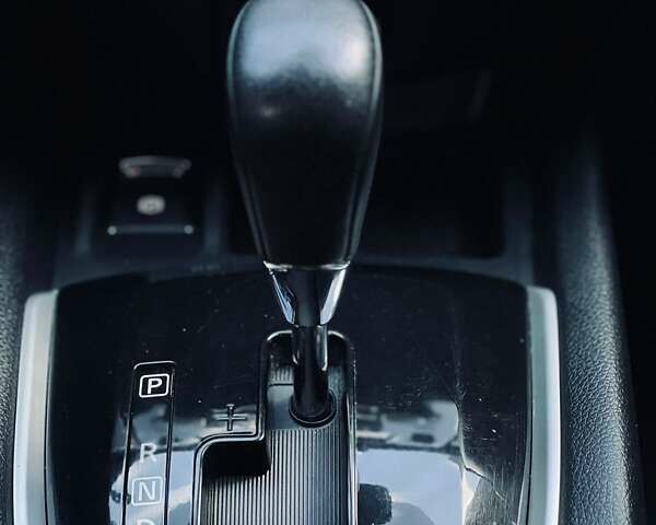 Белый Ниссан ИксТрейл, объемом двигателя 1.6 л и пробегом 154 тыс. км за 16500 $, фото 23 на Automoto.ua