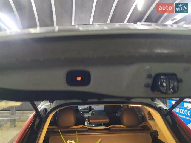 Белый Ниссан ИксТрейл, объемом двигателя 1.6 л и пробегом 250 тыс. км за 16000 $, фото 10 на Automoto.ua