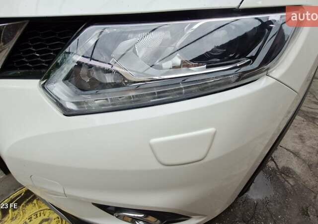 Білий Ніссан ІксТрейл, об'ємом двигуна 1.6 л та пробігом 204 тис. км за 15900 $, фото 12 на Automoto.ua