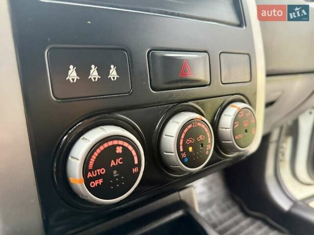 Білий Ніссан ІксТрейл, об'ємом двигуна 2 л та пробігом 147 тис. км за 9999 $, фото 44 на Automoto.ua