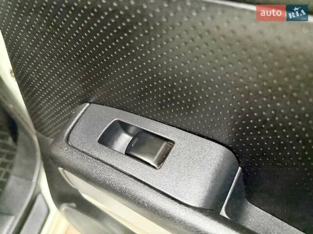 Білий Ніссан ІксТрейл, об'ємом двигуна 2 л та пробігом 147 тис. км за 9999 $, фото 65 на Automoto.ua