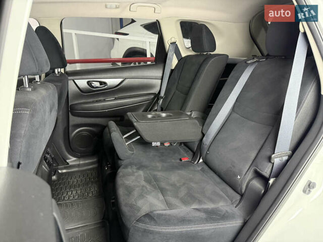 Белый Ниссан ИксТрейл, объемом двигателя 1.6 л и пробегом 122 тыс. км за 17900 $, фото 33 на Automoto.ua