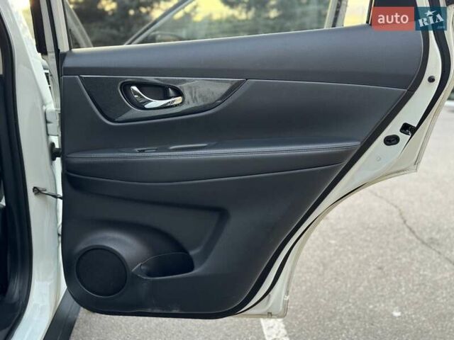 Білий Ніссан ІксТрейл, об'ємом двигуна 2 л та пробігом 153 тис. км за 14800 $, фото 54 на Automoto.ua