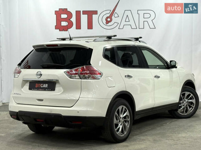 Белый Ниссан ИксТрейл, объемом двигателя 1.6 л и пробегом 122 тыс. км за 17900 $, фото 6 на Automoto.ua