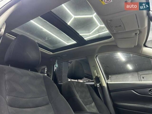 Белый Ниссан ИксТрейл, объемом двигателя 2 л и пробегом 203 тыс. км за 20500 $, фото 12 на Automoto.ua