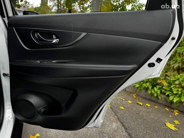 Белый Ниссан ИксТрейл, объемом двигателя 1.6 л и пробегом 222 тыс. км за 16340 $, фото 26 на Automoto.ua