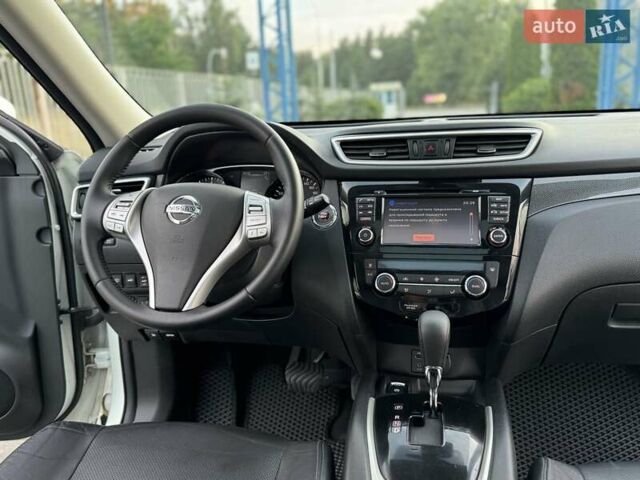 Белый Ниссан ИксТрейл, объемом двигателя 2 л и пробегом 153 тыс. км за 15800 $, фото 59 на Automoto.ua