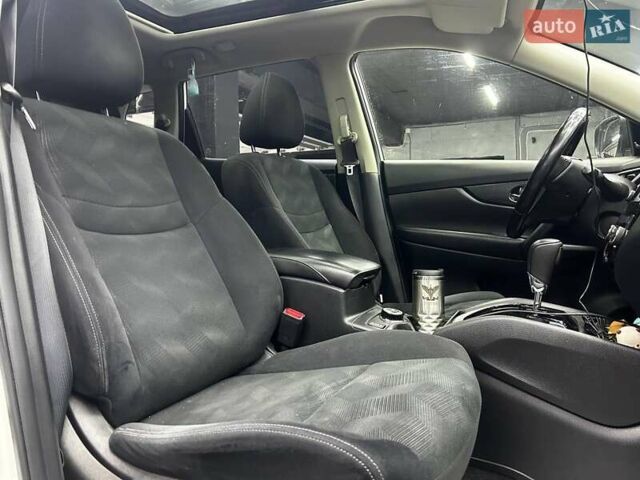 Белый Ниссан ИксТрейл, объемом двигателя 2 л и пробегом 203 тыс. км за 20500 $, фото 14 на Automoto.ua