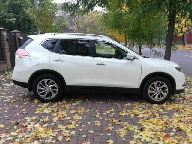 Белый Ниссан ИксТрейл, объемом двигателя 1.6 л и пробегом 174 тыс. км за 15799 $, фото 4 на Automoto.ua
