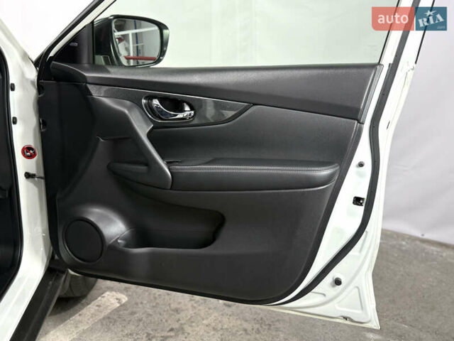 Белый Ниссан ИксТрейл, объемом двигателя 1.6 л и пробегом 122 тыс. км за 17900 $, фото 21 на Automoto.ua