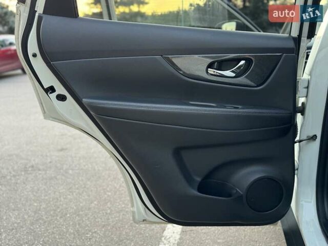 Білий Ніссан ІксТрейл, об'ємом двигуна 2 л та пробігом 153 тис. км за 14800 $, фото 49 на Automoto.ua