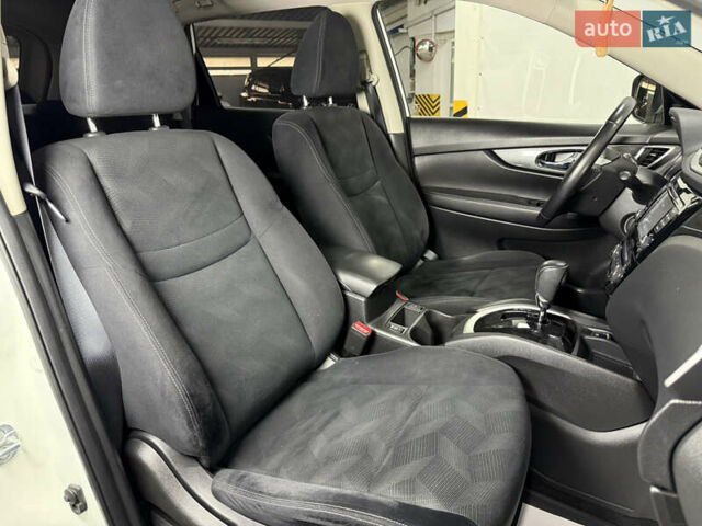 Белый Ниссан ИксТрейл, объемом двигателя 1.6 л и пробегом 122 тыс. км за 17900 $, фото 19 на Automoto.ua