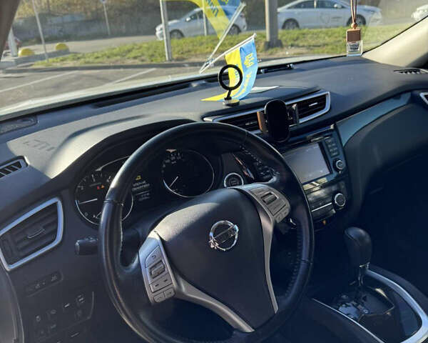 Белый Ниссан ИксТрейл, объемом двигателя 1.6 л и пробегом 84 тыс. км за 20000 $, фото 7 на Automoto.ua