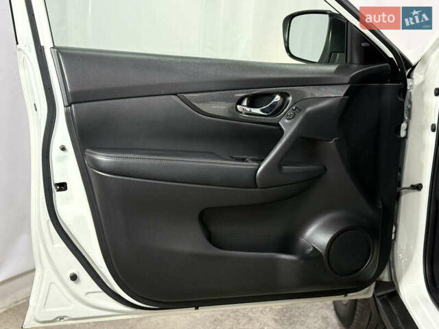 Белый Ниссан ИксТрейл, объемом двигателя 1.6 л и пробегом 122 тыс. км за 17900 $, фото 17 на Automoto.ua