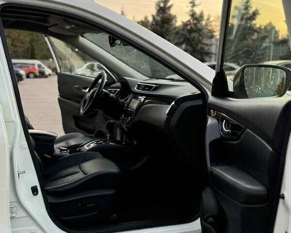Білий Ніссан ІксТрейл, об'ємом двигуна 2 л та пробігом 153 тис. км за 14800 $, фото 61 на Automoto.ua