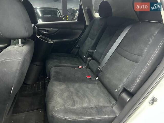 Белый Ниссан ИксТрейл, объемом двигателя 2 л и пробегом 203 тыс. км за 20500 $, фото 17 на Automoto.ua