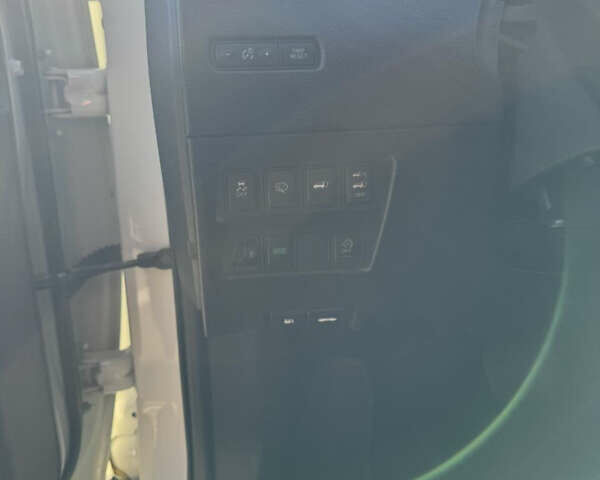 Белый Ниссан ИксТрейл, объемом двигателя 1.6 л и пробегом 84 тыс. км за 20000 $, фото 11 на Automoto.ua