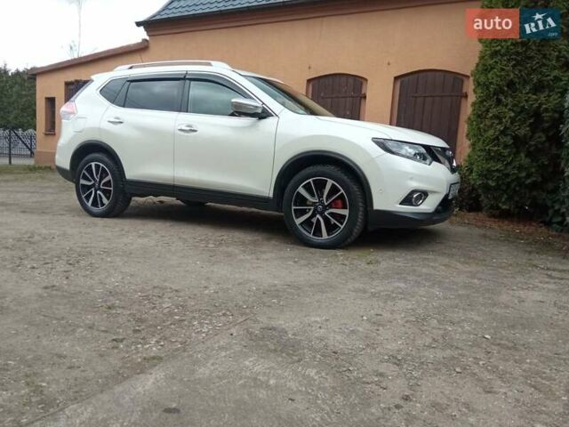 Белый Ниссан ИксТрейл, объемом двигателя 2 л и пробегом 160 тыс. км за 26500 $, фото 2 на Automoto.ua