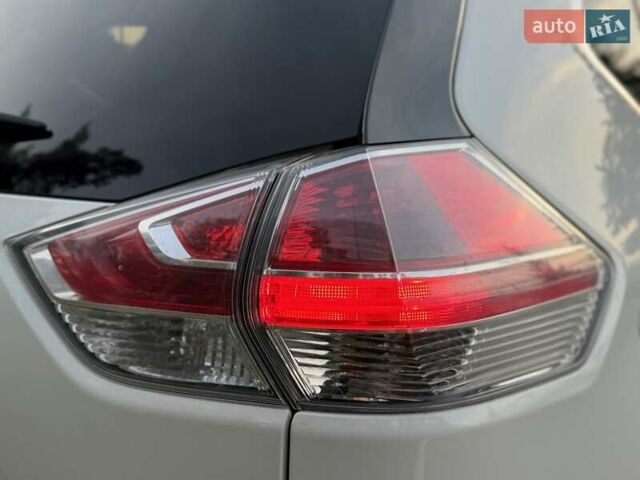 Білий Ніссан ІксТрейл, об'ємом двигуна 2 л та пробігом 153 тис. км за 14800 $, фото 26 на Automoto.ua