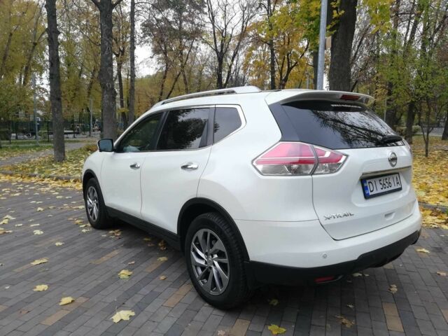Белый Ниссан ИксТрейл, объемом двигателя 1.6 л и пробегом 174 тыс. км за 15799 $, фото 3 на Automoto.ua