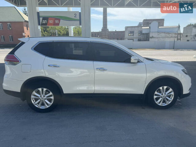 Белый Ниссан ИксТрейл, объемом двигателя 2 л и пробегом 105 тыс. км за 14999 $, фото 8 на Automoto.ua