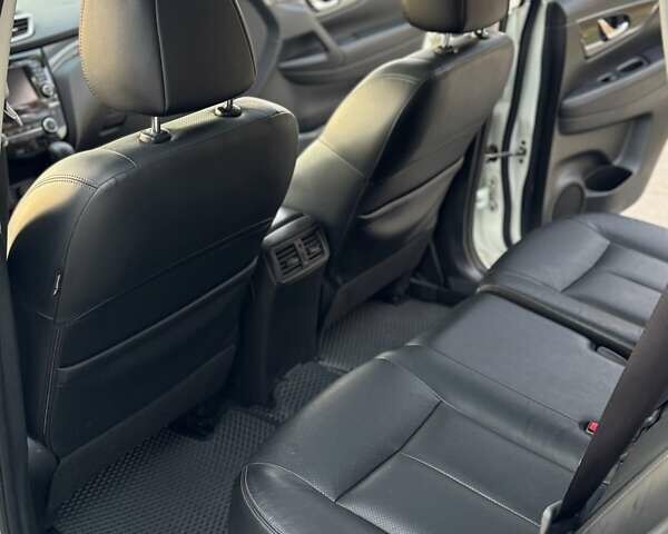 Білий Ніссан ІксТрейл, об'ємом двигуна 2 л та пробігом 153 тис. км за 14800 $, фото 52 на Automoto.ua