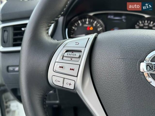 Белый Ниссан ИксТрейл, объемом двигателя 2 л и пробегом 153 тыс. км за 15800 $, фото 35 на Automoto.ua