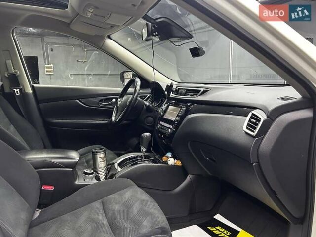 Белый Ниссан ИксТрейл, объемом двигателя 2 л и пробегом 203 тыс. км за 20500 $, фото 15 на Automoto.ua