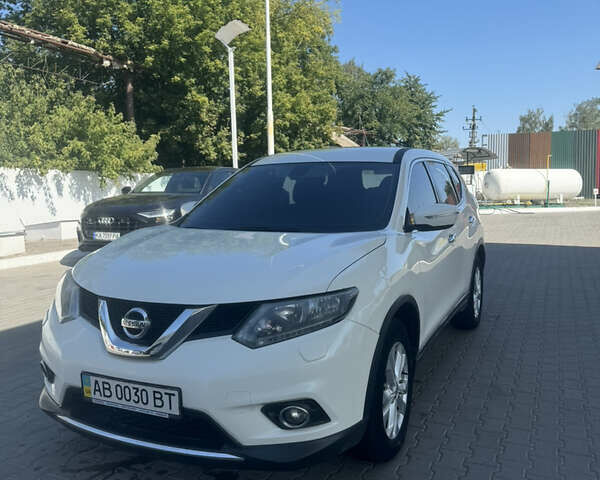 Белый Ниссан ИксТрейл, объемом двигателя 2 л и пробегом 105 тыс. км за 14999 $, фото 4 на Automoto.ua