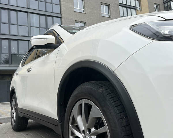 Білий Ніссан ІксТрейл, об'ємом двигуна 2 л та пробігом 122 тис. км за 15500 $, фото 15 на Automoto.ua