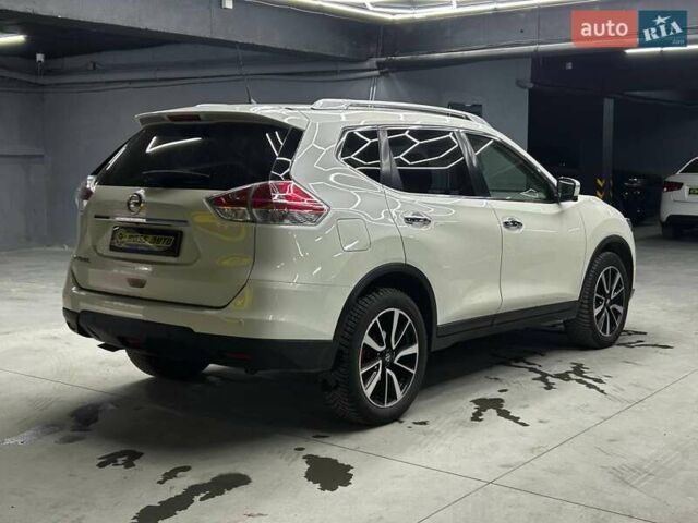 Белый Ниссан ИксТрейл, объемом двигателя 2 л и пробегом 203 тыс. км за 20500 $, фото 5 на Automoto.ua
