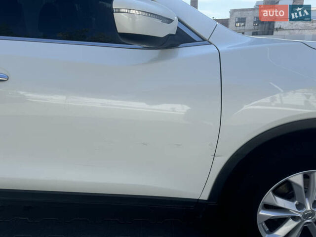 Белый Ниссан ИксТрейл, объемом двигателя 2 л и пробегом 105 тыс. км за 14999 $, фото 9 на Automoto.ua