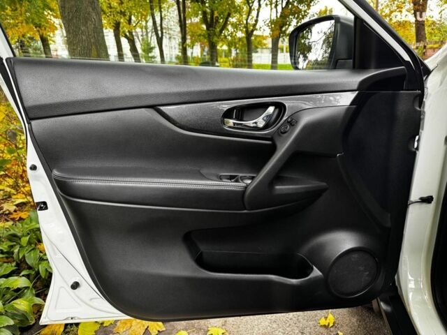 Белый Ниссан ИксТрейл, объемом двигателя 1.6 л и пробегом 222 тыс. км за 16340 $, фото 11 на Automoto.ua