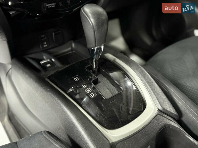 Белый Ниссан ИксТрейл, объемом двигателя 1.6 л и пробегом 122 тыс. км за 17900 $, фото 32 на Automoto.ua