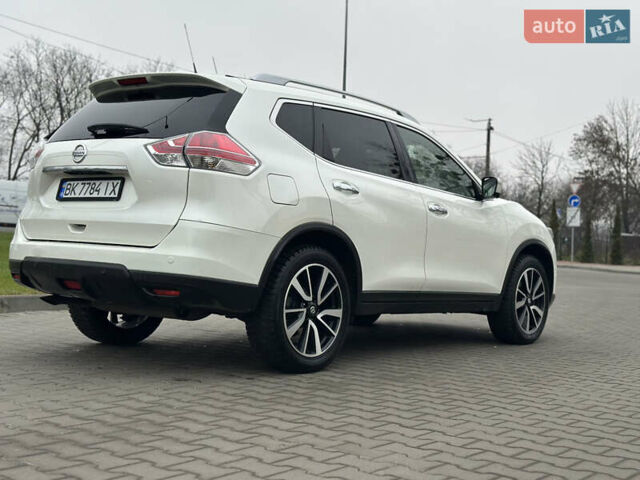 Белый Ниссан ИксТрейл, объемом двигателя 2 л и пробегом 213 тыс. км за 16999 $, фото 9 на Automoto.ua