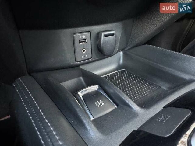 Белый Ниссан ИксТрейл, объемом двигателя 1.6 л и пробегом 80 тыс. км за 18700 $, фото 27 на Automoto.ua