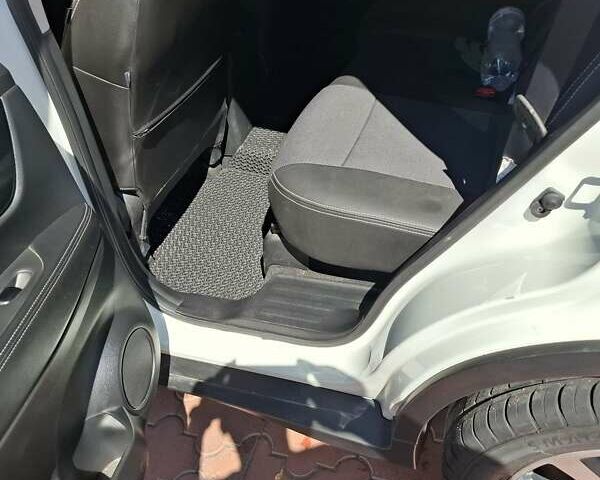 Белый Ниссан ИксТрейл, объемом двигателя 2 л и пробегом 65 тыс. км за 21500 $, фото 6 на Automoto.ua