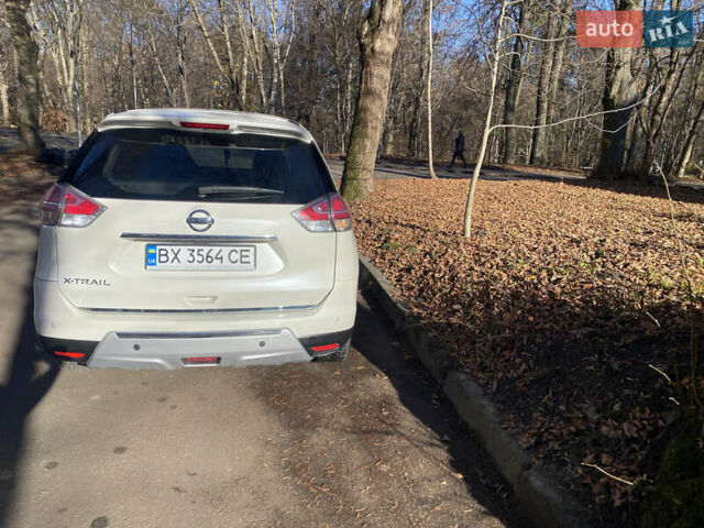 Белый Ниссан ИксТрейл, объемом двигателя 2.49 л и пробегом 184 тыс. км за 16050 $, фото 9 на Automoto.ua